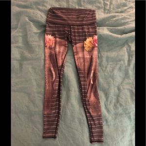 Teeki yoga pants - size small